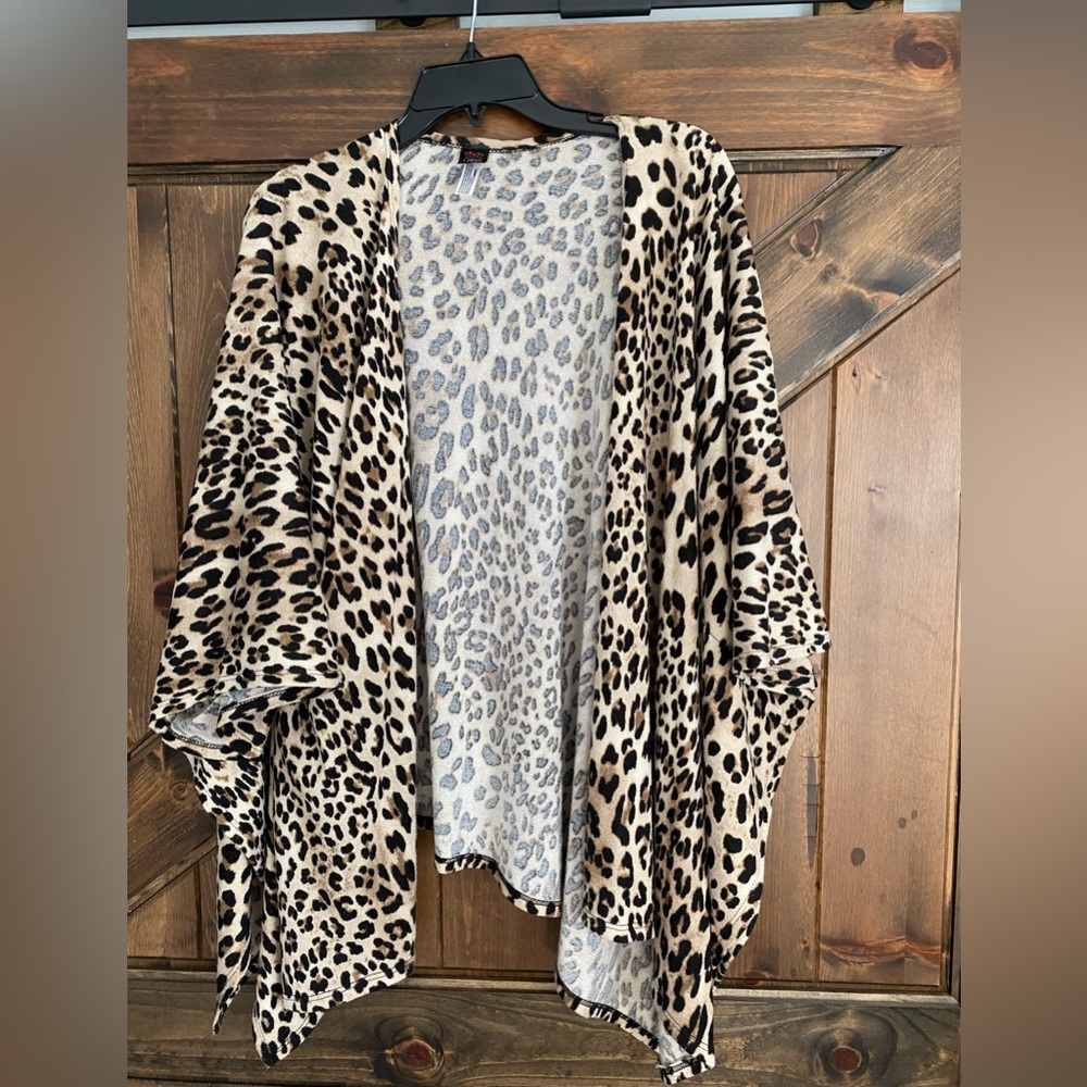 I Joah Cheetah cardigan; super comfy and soft